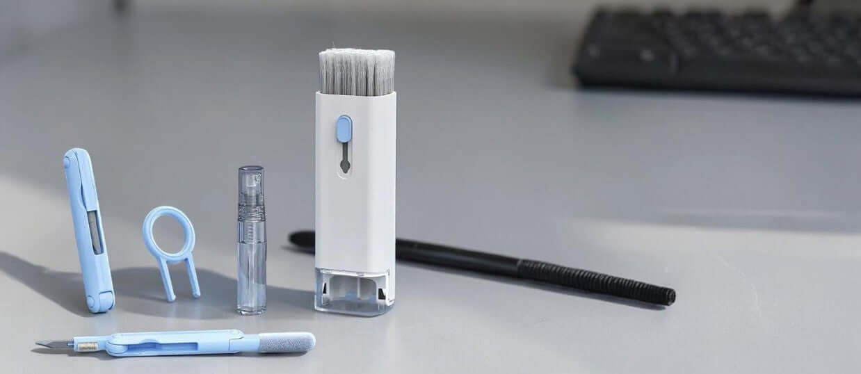 7-in-1 Ultimate Gadget Cleaning Kit – طقم تنظيف الأجهزة
