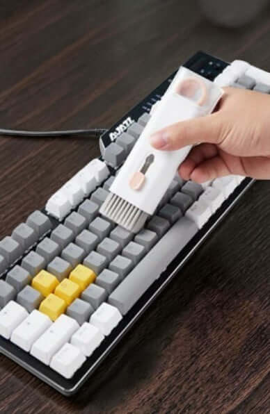 7-in-1 Ultimate Gadget Cleaning Kit – طقم تنظيف الأجهزة