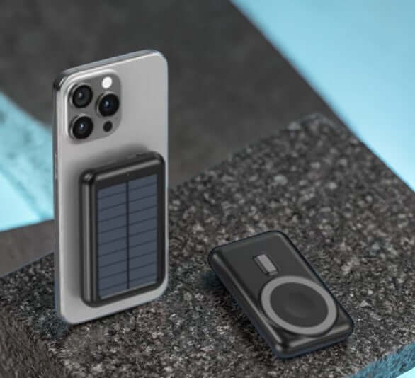 Heavy-Duty Solar Wireless Power Bank – شاحن متنقل بالطاقة الشمسية